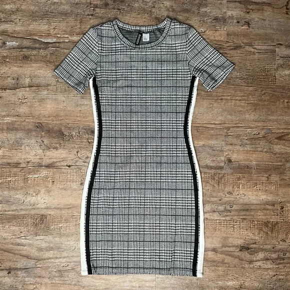 H&M | Dresses | Blackwhite Hm Plaid Bodycon Dress | Poshmark